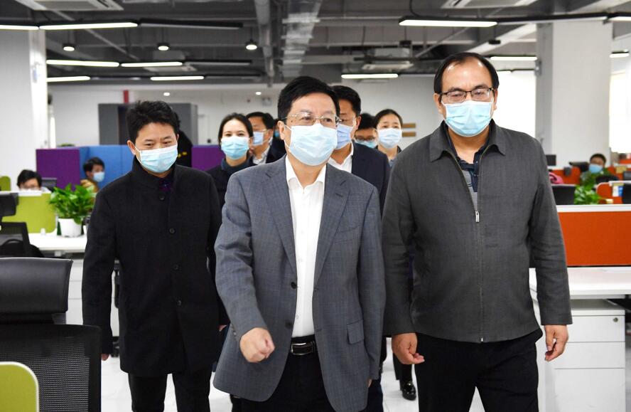 湖南省委常委、長(zhǎng)沙市委書記胡衡華到大唐先一科技公司調(diào)研