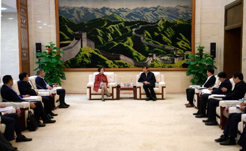 陳飛虎會(huì)見(jiàn)江西省委常委、副省長(zhǎng)吳忠瓊