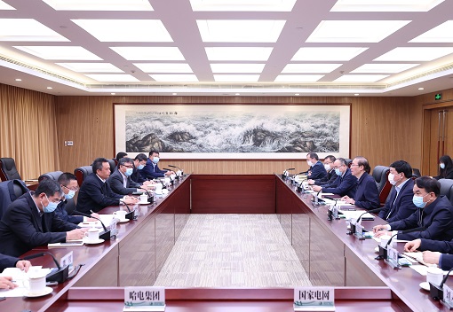 辛保安、張智剛與哈電集團(tuán)董事長曹志安、總經(jīng)理吳偉章會談