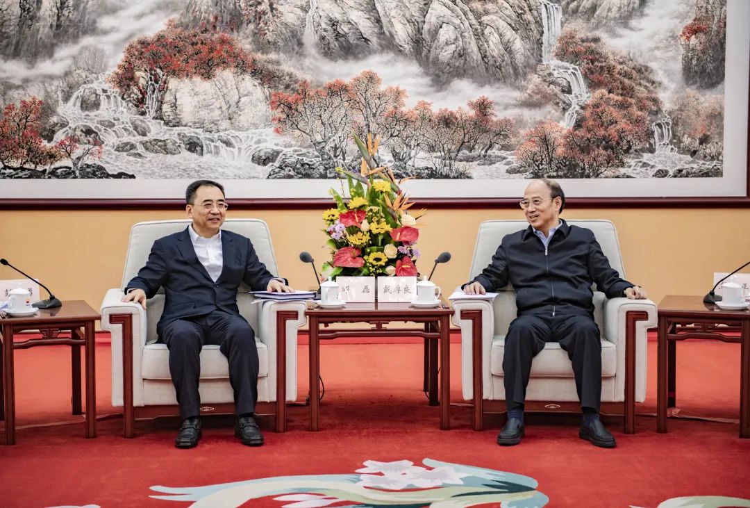 鄒磊拜會(huì)中國(guó)石油集團(tuán)黨組書記、董事長(zhǎng)戴厚良