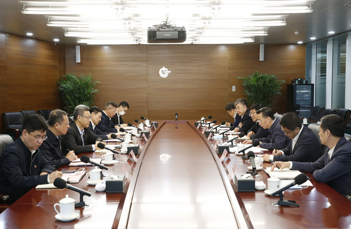 錢智民拜會(huì)中國(guó)海油董事長(zhǎng)、黨組書(shū)記汪東進(jìn)