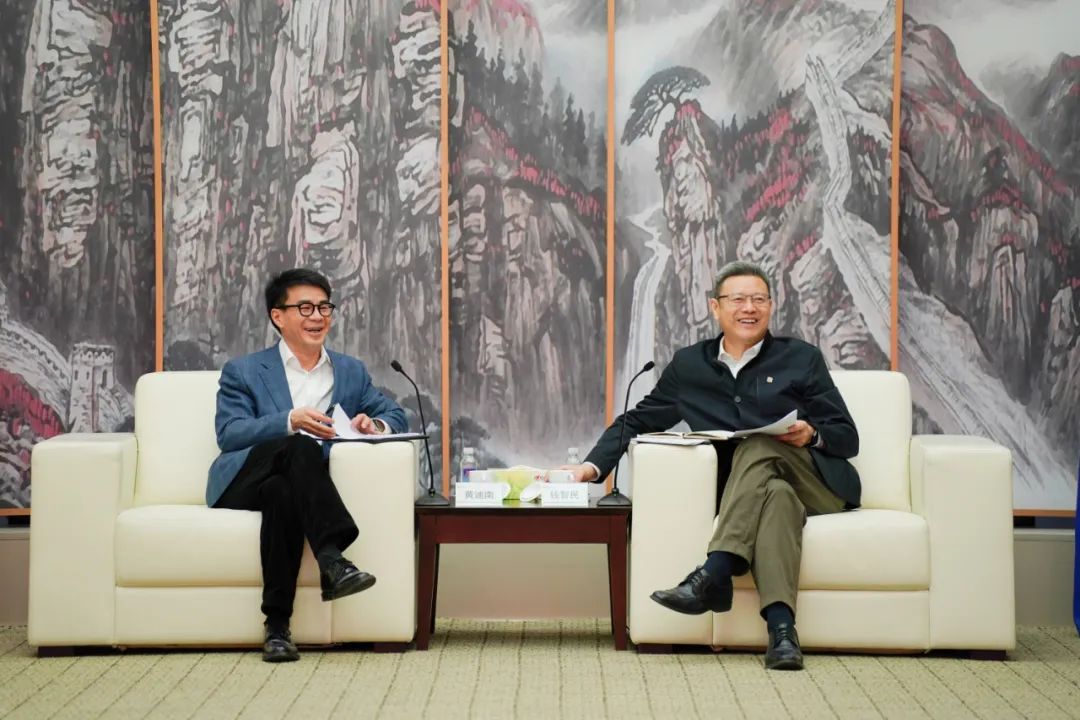 國(guó)家電投黨組書(shū)記、董事長(zhǎng)錢智民會(huì)見(jiàn)申能集團(tuán)黨委書(shū)記、董事長(zhǎng)黃迪南