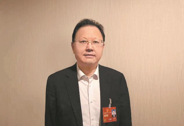 加快新能源產(chǎn)業(yè)技術(shù)創(chuàng)新 助推能源綠色低碳轉(zhuǎn)型——訪全國人大代表、江西贛鋒鋰業(yè)集團(tuán)股份有限公司董事長李良彬