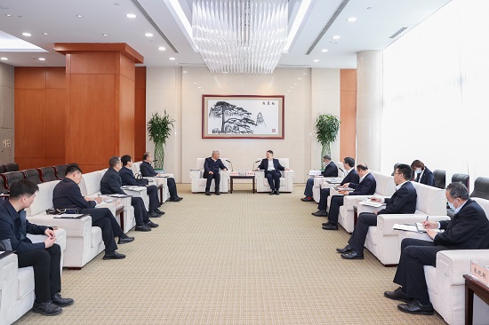 華能集團黨組書記溫樞剛會見青海省委常委、海東市委書記烏拉孜別克·熱蘇力汗