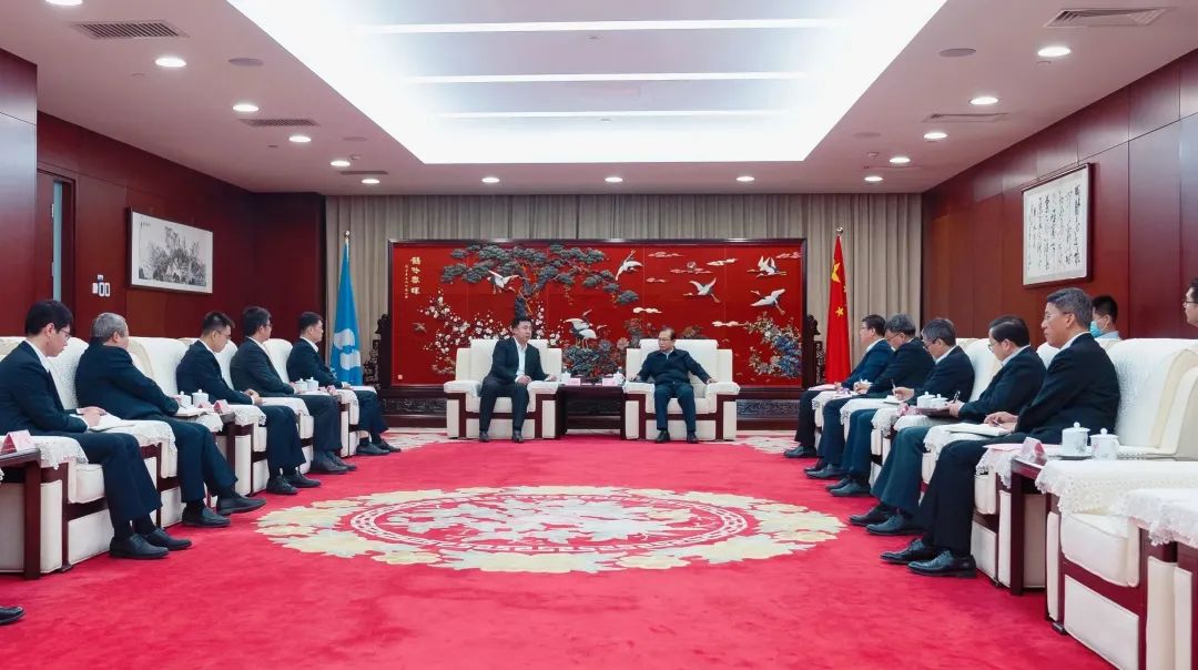 華電集團(tuán)黨組書(shū)記、董事長(zhǎng)江毅會(huì)見(jiàn)海博思創(chuàng)董事長(zhǎng)、總經(jīng)理張劍輝