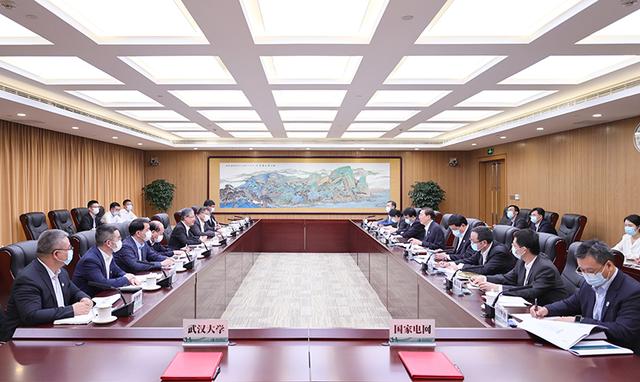 國家電網董事長辛保安、總經理張智剛與武漢大學黨委書記黃泰巖、校長張平文會談