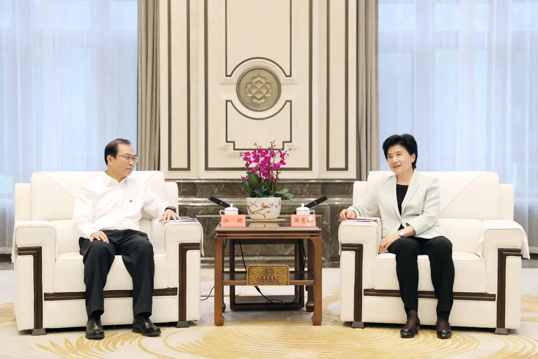 華電集團(tuán)黨組書記、董事長(zhǎng)江毅拜會(huì)黑龍江省委副書記、省長(zhǎng)梁惠玲