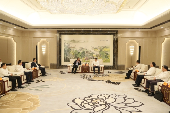 中國(guó)電建黨委副書記、總經(jīng)理王斌與江蘇省委常委、蘇州市委書記曹路寶舉行會(huì)談