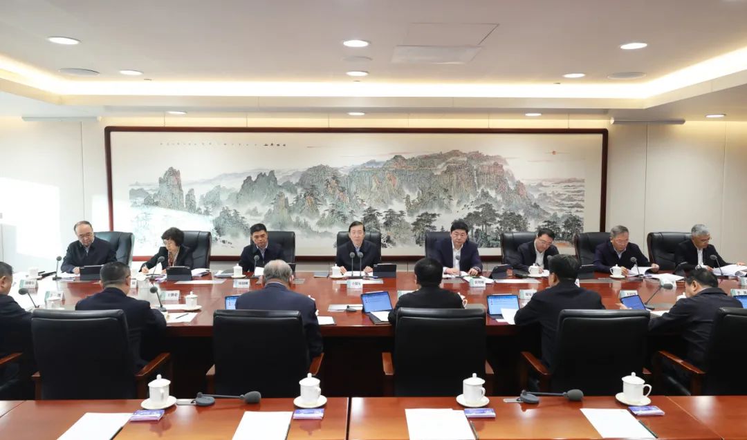 國家電網(wǎng)公司領(lǐng)導(dǎo)班子和專職助理、總師、副總師2024年調(diào)研座談會(huì)召開