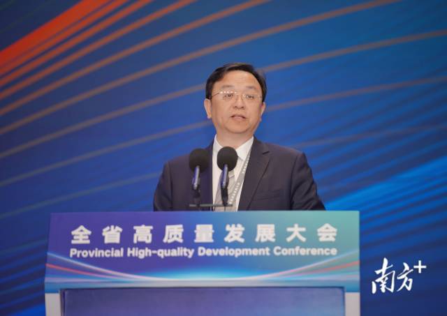 王傳福：新能源汽車(chē)發(fā)展只會(huì)快跑，不給喘口氣機(jī)會(huì)
