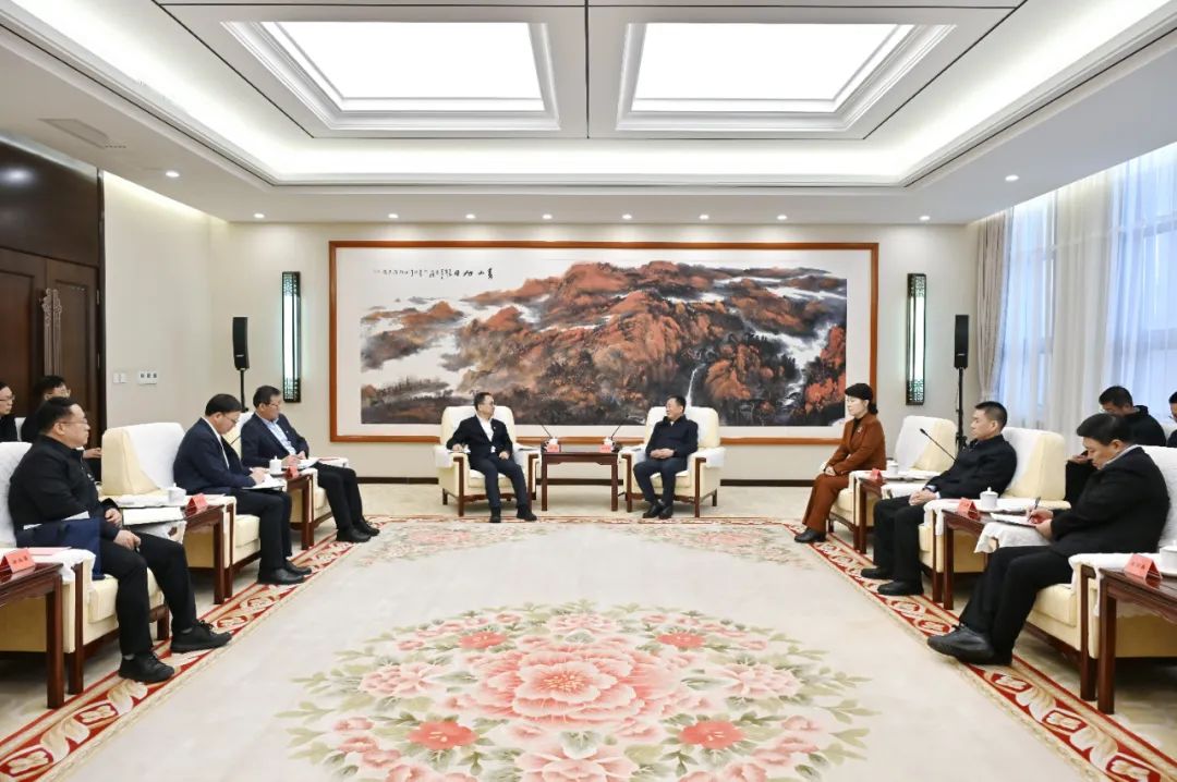 中國(guó)大唐集團(tuán)有限公司董事長(zhǎng)鄒磊拜會(huì)內(nèi)蒙古自治區(qū)黨委書(shū)記孫紹騁、自治區(qū)主席王莉霞