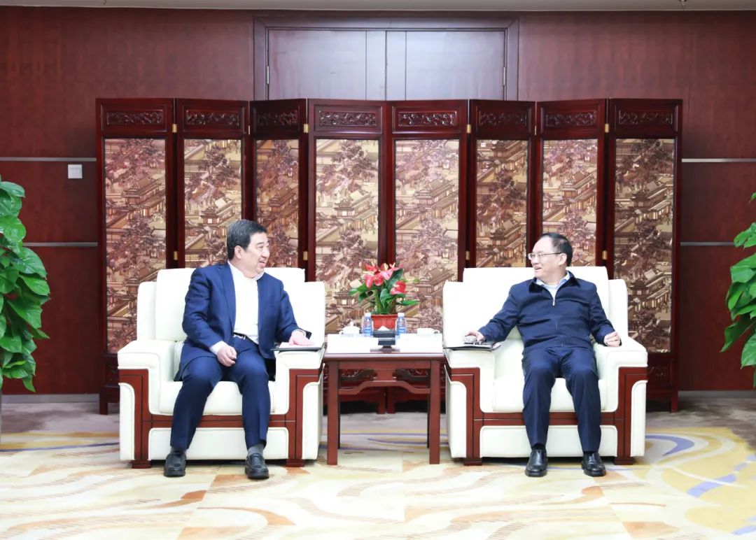 中國(guó)電氣裝備白忠泉董事長(zhǎng)、周群總經(jīng)理拜訪中鋁集團(tuán)董事長(zhǎng)段向東、總經(jīng)理王石磊