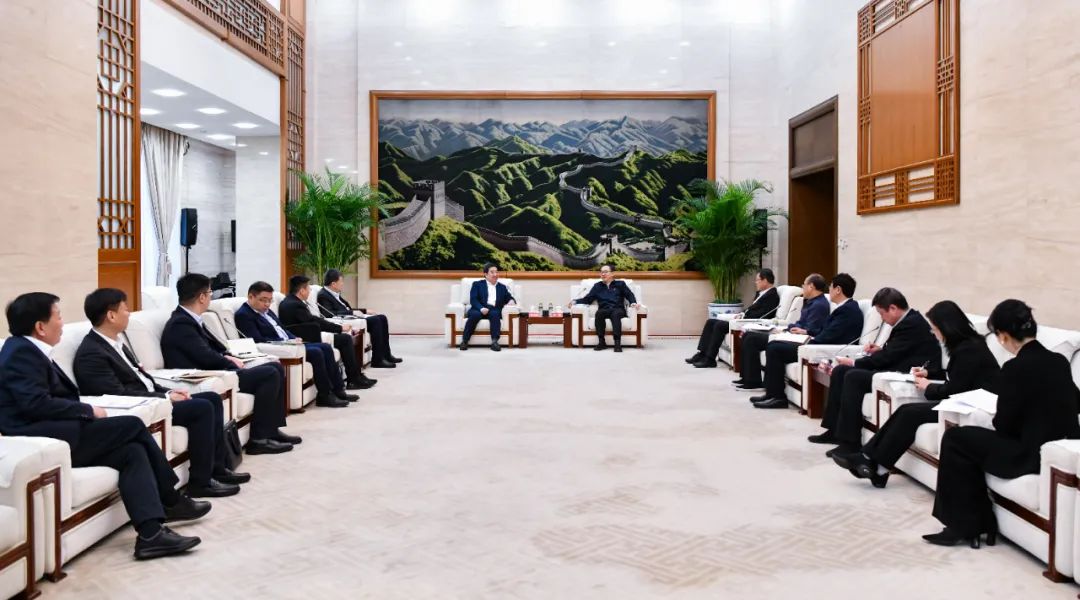 中國(guó)電氣裝備白忠泉董事長(zhǎng)、周群總經(jīng)理拜訪中國(guó)大唐董事長(zhǎng)鄒磊
