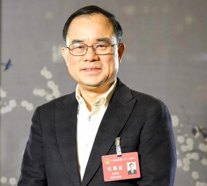 【兩會好聲音】全國人大代表、長安汽車董事長朱華榮：強(qiáng)化市場調(diào)節(jié)手段，進(jìn)一步改善汽車消費(fèi)環(huán)境