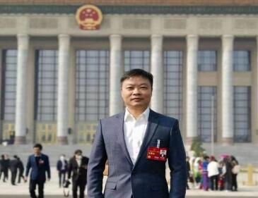 【兩會(huì)好聲音】全國(guó)人大代表、小鵬汽車董事長(zhǎng)何小鵬：探索限定場(chǎng)景無(wú)人駕駛法規(guī)，助力車網(wǎng)融合和低空經(jīng)濟(jì)騰飛