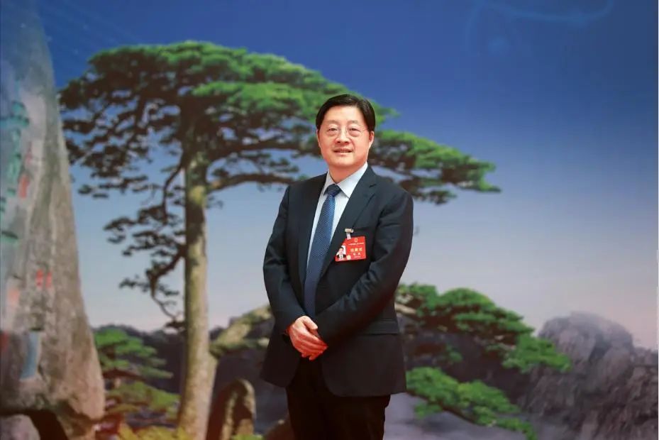 【兩會(huì)好聲音】全國人大代表、國網(wǎng)安徽電力董事長楊勇：為推動(dòng)可再生能源高質(zhì)量發(fā)展提供法治保障