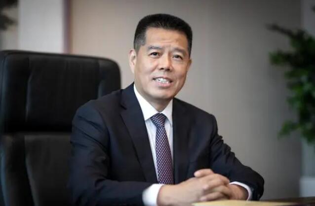 加快推動傳統(tǒng)煤炭企業(yè)向新能源企業(yè)轉(zhuǎn)型發(fā)展——訪全國人大代表，山東能源集團黨委書記、董事長 李偉