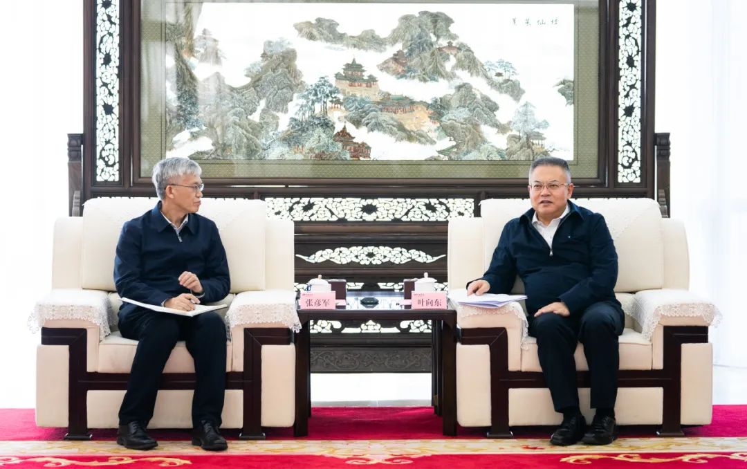 華電集團(tuán)黨組副書(shū)記、董事、總經(jīng)理葉向東會(huì)見(jiàn)東方電氣董事、總經(jīng)理、黨組副書(shū)記張彥軍