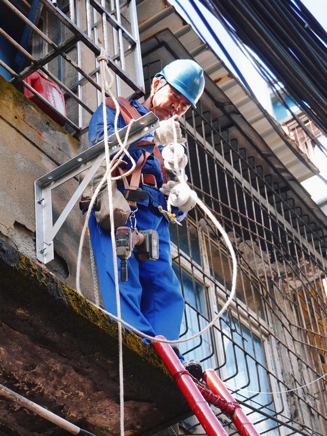 國網郫都供電公司加強“社網共建”，一心為民服務
