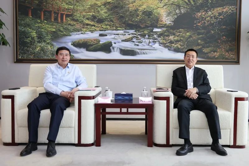 陜煤集團(tuán)黨委書記、董事長張文琪會見中鐵十八局集團(tuán)黨委書記、董事長閆廣天一行