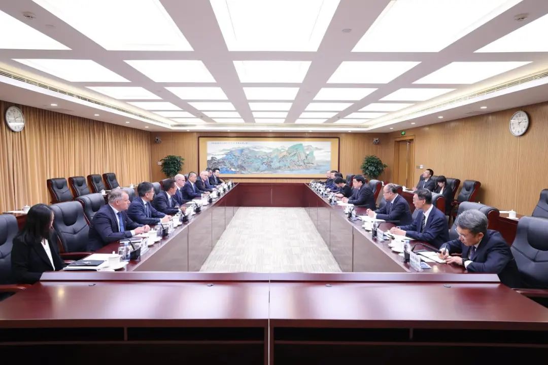 張智剛會(huì)見日立能源總裁方秦、候任總裁沈瑞博