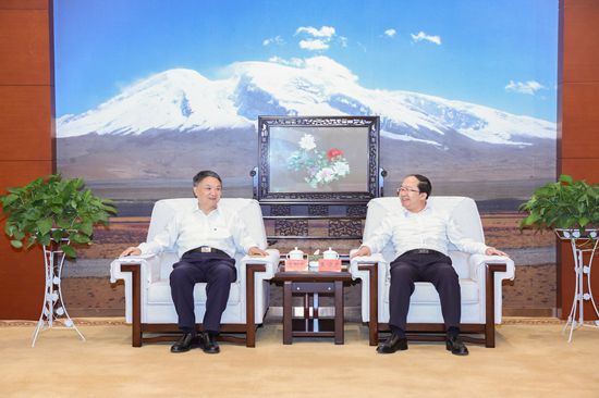 華能集團有限公司黨組書記、董事長溫樞剛拜會克州黨委書記王學(xué)東