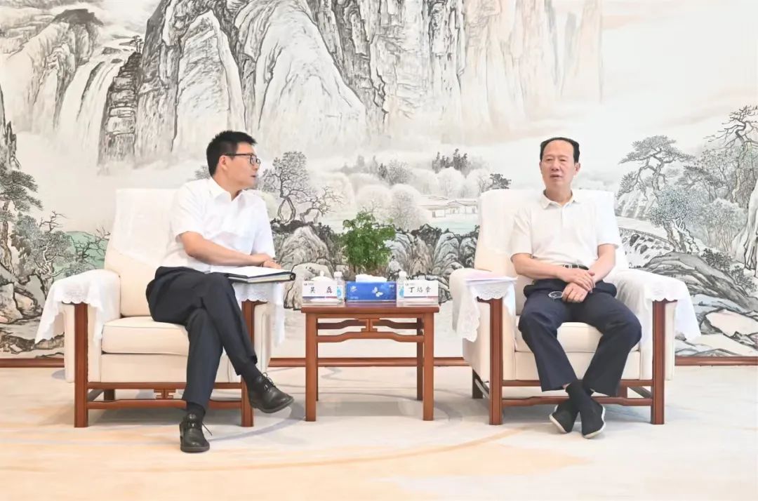 中國(guó)電建黨委書記、董事長(zhǎng)丁焰章與上海電氣集