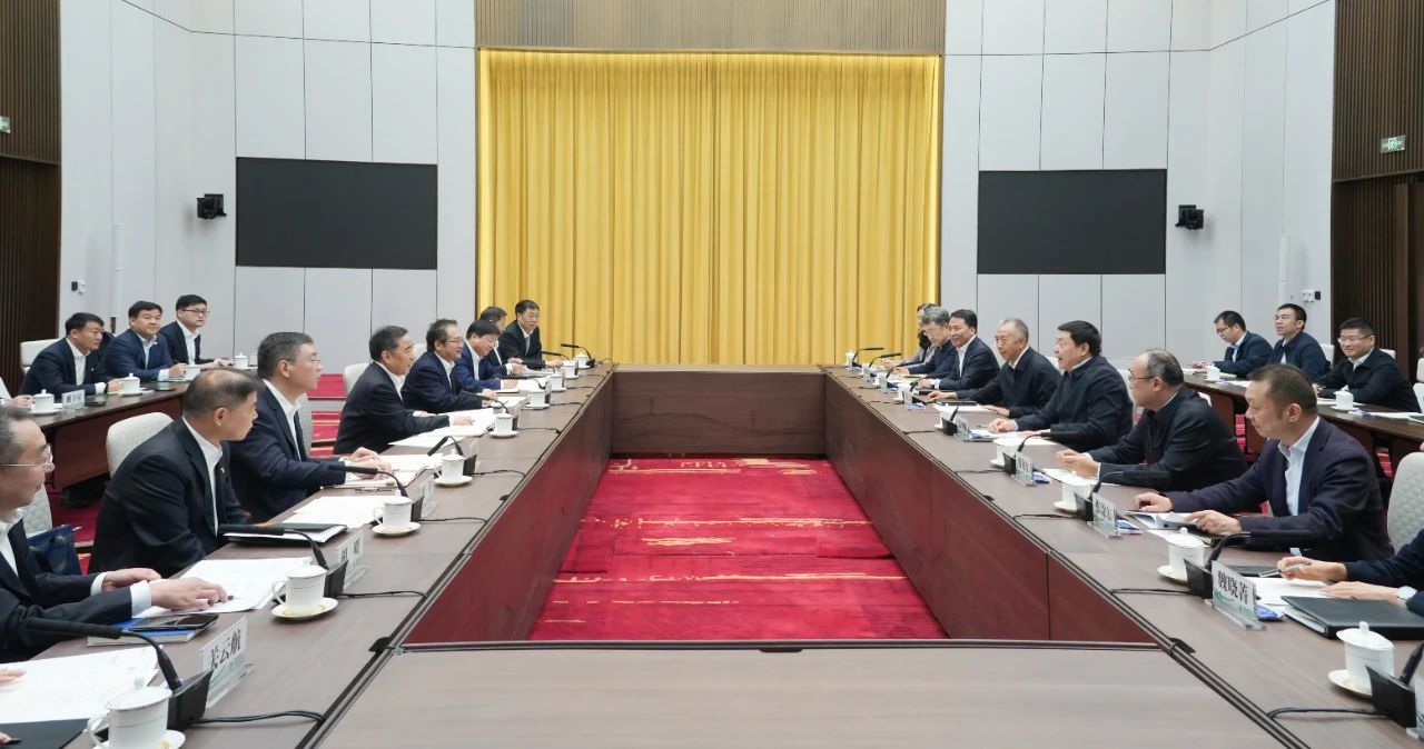 中國能建黨委書記、董事長宋海良與國家電網(wǎng)董事長、黨組書記張智剛會談