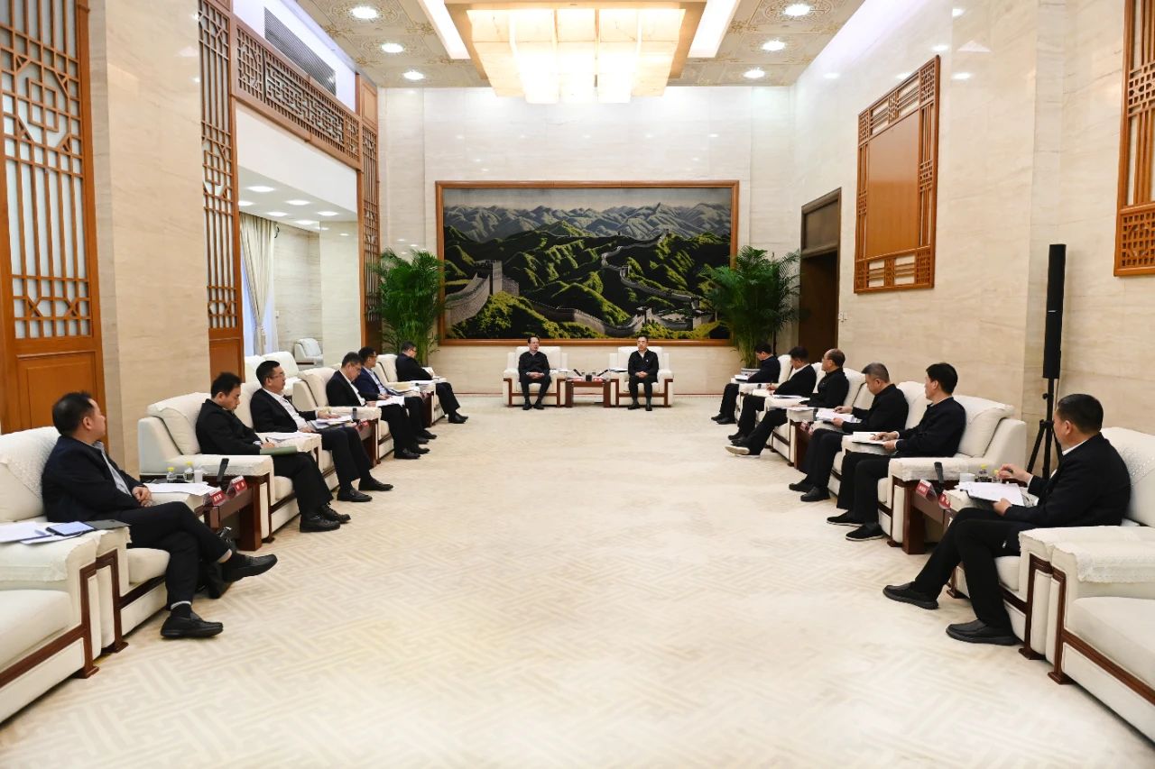 大唐集團黨組書記、董事長鄒磊與中國電建黨委書記、董事長丁焰章會談