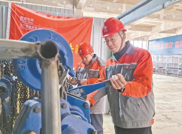 李俊鵬：走南闖北建電網(wǎng)，施工細節(jié)見真章