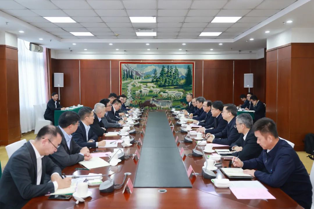華電集團(tuán)黨組書記、董事長江毅與上海電氣黨委書記、董事長吳磊舉行會談