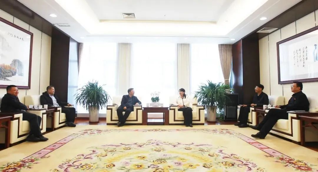 國家電投新疆公司與中國水電四局、中交集團(tuán)、運(yùn)達(dá)股份座談