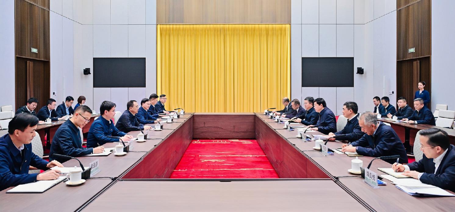 中國大唐集團董事長鄒磊、總經理張傳江與國家電網(wǎng)董事長張智剛、總經理龐驍剛會談