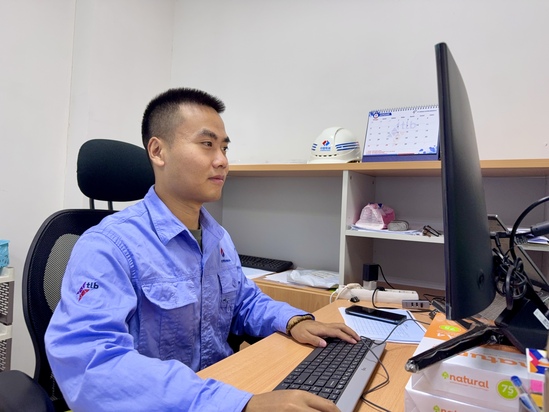 【新春走基層】春節(jié)堅守，點亮異國的奉獻之光