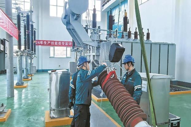 山西晉城供電研制組合器具，變壓器高壓套管吊裝無須登高
