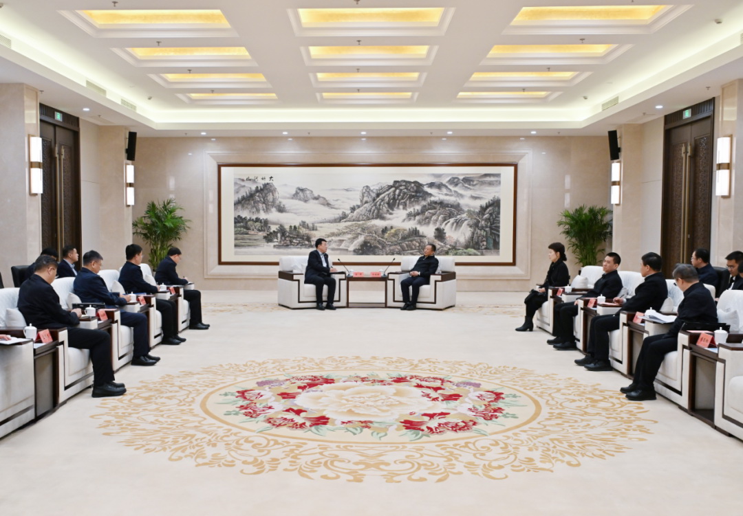 大唐集團(tuán)董事長(zhǎng)呂軍、總經(jīng)理張傳江拜會(huì)內(nèi)蒙古自治區(qū)黨委書(shū)記孫紹騁政府主席王莉霞